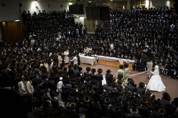 "זה לא מתאים להיפגש עם בחור ארבע פגישות ואז להתארס"