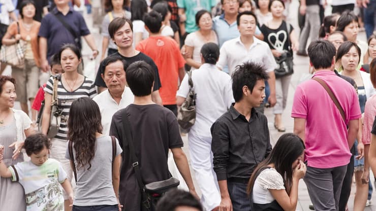 אזרחים סינים. הרשתות החברתיות במדינה מצונזרות ולא לוקות באותן בעיות כמו המקבילות שלהן במערב