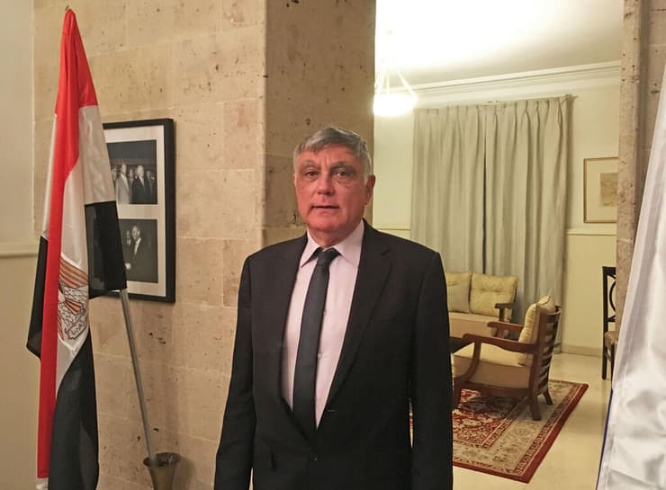 השגריר לשעבר קורן. "המצרים מנסים להרגיע את המתלהמים שלהם, ויש הרבה כאלה"