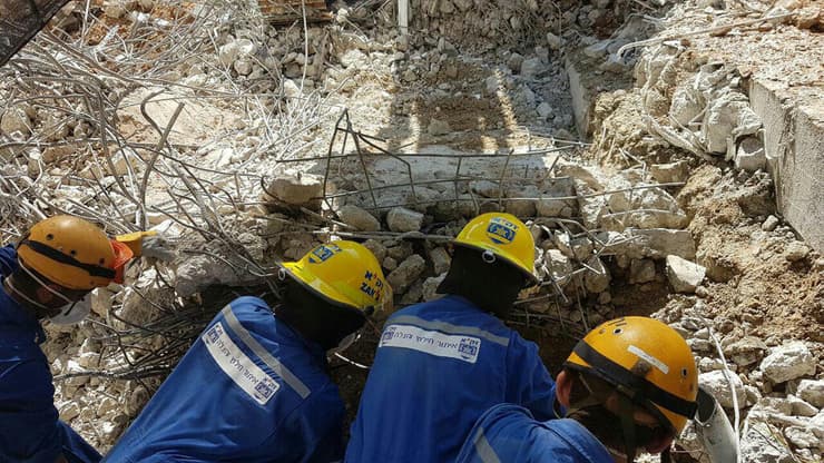 החיפושים בהריסות