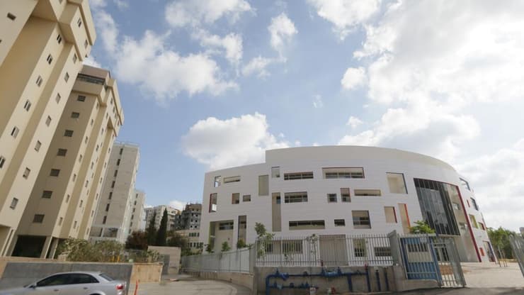 חולון