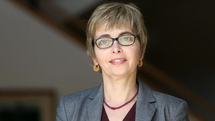 הלפרין. גם היא התנגדה להכרזה על מונופולים