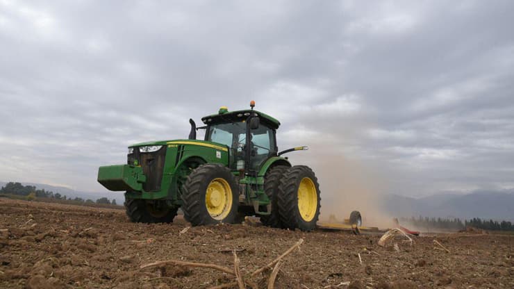 "אנשים שהם כמו שורשים עיקשים באדמת הבזלת, פשוט לא היו מוכנים לעזוב" (צילום: אביהו שפירא) "אנשים שהם כמו שורשים עיקשים באדמת הבזלת, פשוט לא היו מוכנים לעזוב"
