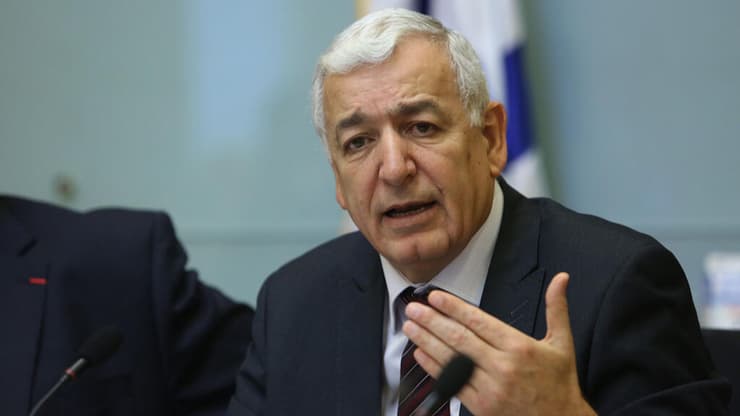 הוועדה שהקים פרופ' שלמה מור יוסף הציבה יעד של מאה השתלות בשנה כתנאי להקמת מרכז השתלות כבד נוסף