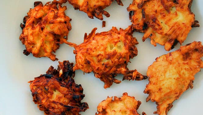 נשארים בקלאסיקה: לביבות תפוחי אדמה (לטקעס)