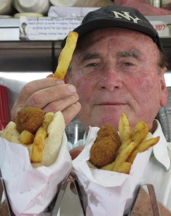 המנהג הפך למסורת לאומית. דוגו