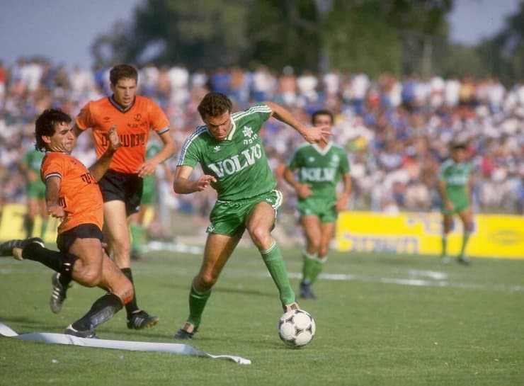 "גדלתי בקריית אליעזר מול חומת האצטדיון. גרתי 20 מטרים משם". רוזנטל בימיו במכבי חיפה