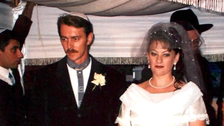 אימו התייסרה שהאלמנה לא קיבלה פיצויים. ואדים נורזיץ' ז"ל ואשתו בחתונתם, שבוע בלבד לפני הרצח (צילום רפרודוקציה: אלכס קולומויסקי) אימו התייסרה שהאלמנה לא קיבלה פיצויים. ואדים נורזיץ' ז"ל ואשתו בחתונתם, שבוע בלבד לפני הרצח