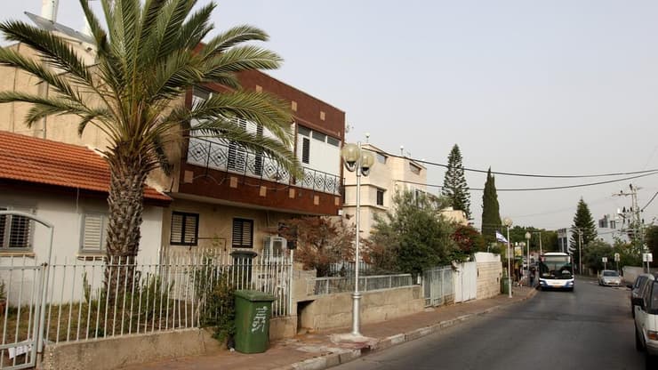 חולון