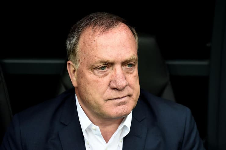 עוזב את קורסאו. אדובקט