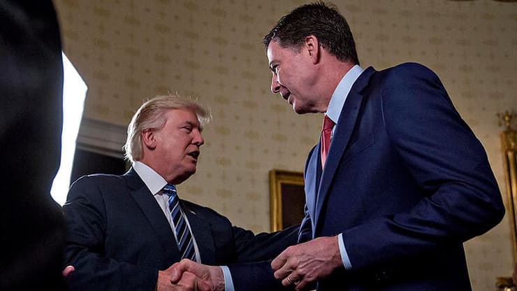 קומי וטראמפ ב-2017