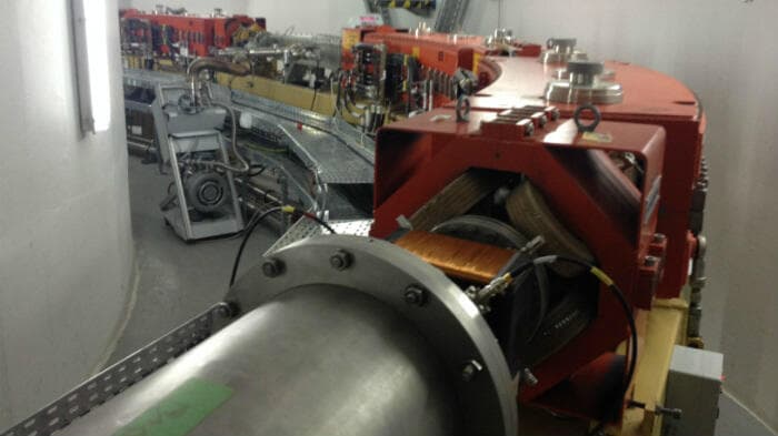 מאיץ החלקיקים בפרויקט SESAME בירדן (צילום: איתי נבו) מאיץ החלקיקים בפרויקט SESAME בירדן