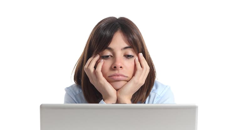 לא מאמינה שהוא שוב עשה לה לייק