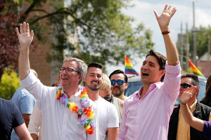 טרודו צועד במצעד הגאווה בקנדה ב-2017. הכוכב הפרוגרסיבי שנסק כבר לא פופולרי (צילום: רויטרס) טרודו צועד במצעד הגאווה בקנדה ב-2017. הכוכב הפרוגרסיבי שנסק כבר לא פופולרי