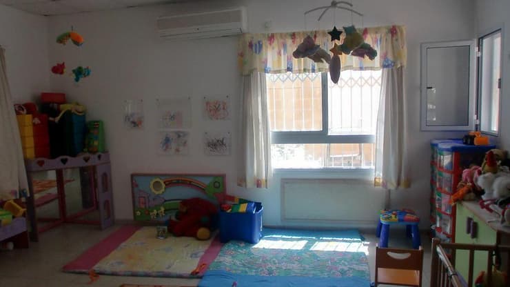 מקלט לנשים בסיכון. "אמא שלי אמרה: 'נראה לך שהנכדים שלי יהיו במקלט לנשים מוכות?'" 