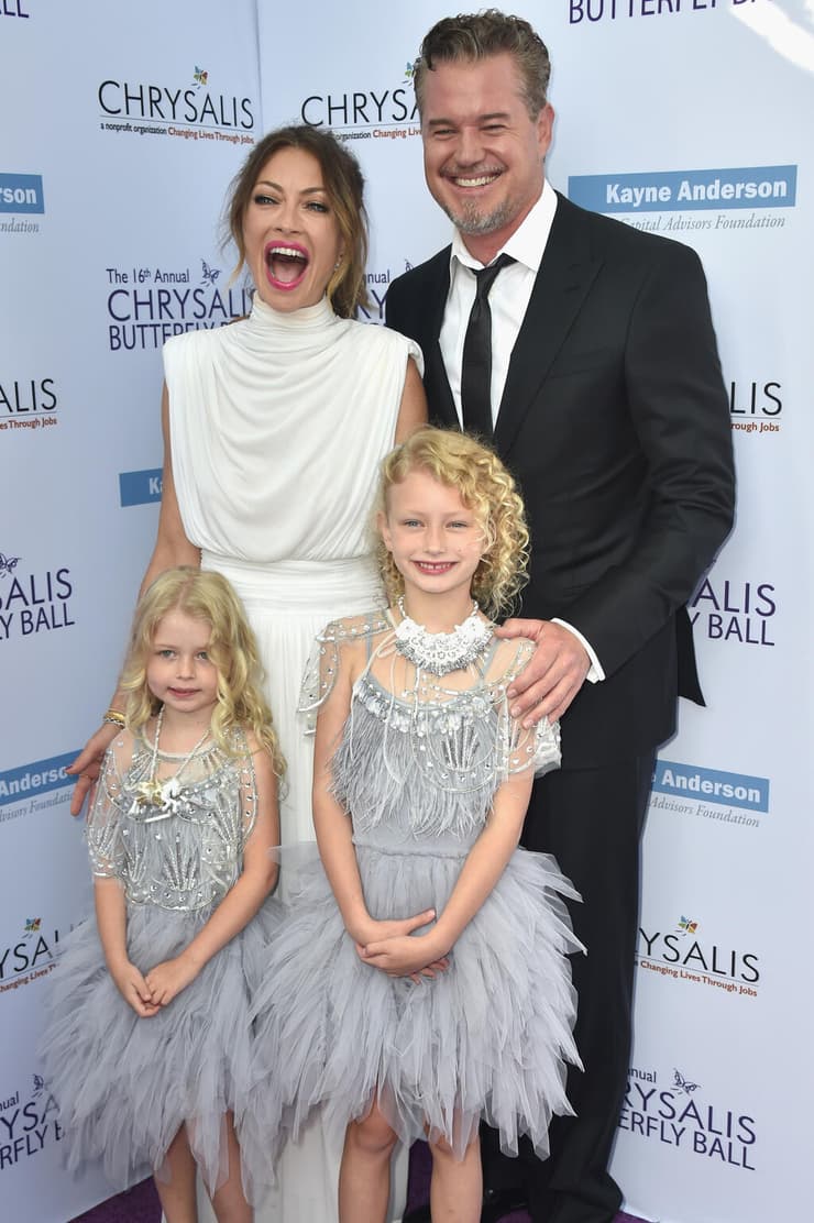 אריק דיין עם רבקה גייהארט ובנותיהם (צילום: gettyimages) אריק דיין עם רבקה גייהארט ובנותיהם