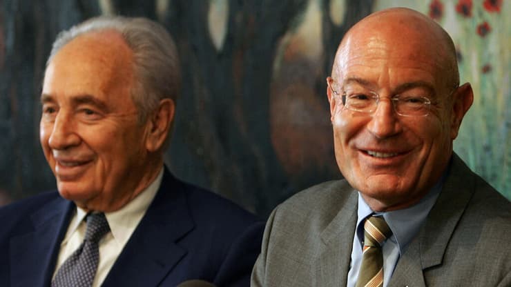 "לא הסכים לדבר או להתראיין". ארנון מילצ'ן ושמעון פרס