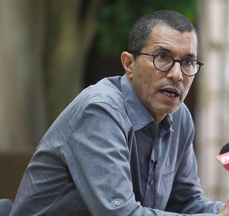 אלי טביב מדבר