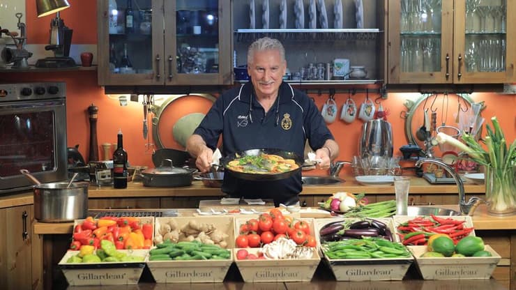 אידי ישראלוביץ. הסכים להזרים כסף ממקורותיו האישיים (צילום: טל שמעוני) אידי דגים ופירות ים