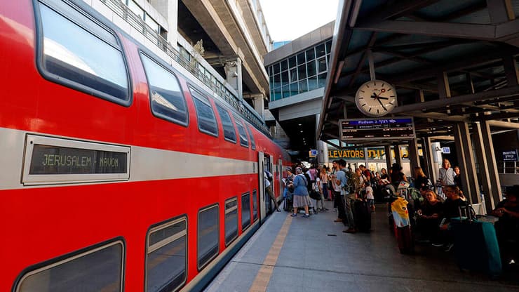 רכבת לירושלים בתחנת נתב"ג