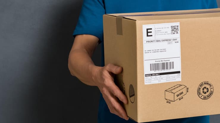 "חברת השילוח היא לא רק מי שמביא את החבילה, אלא חלק מחוויית הקנייה עצמה" (צילום: shutterstock) משלוח