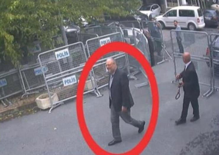 חשוקג'י נכנס לקונסוליה הסעודית באוקטובר 2018 (צילום: רויטרס) ג'מאל חשוקג'י