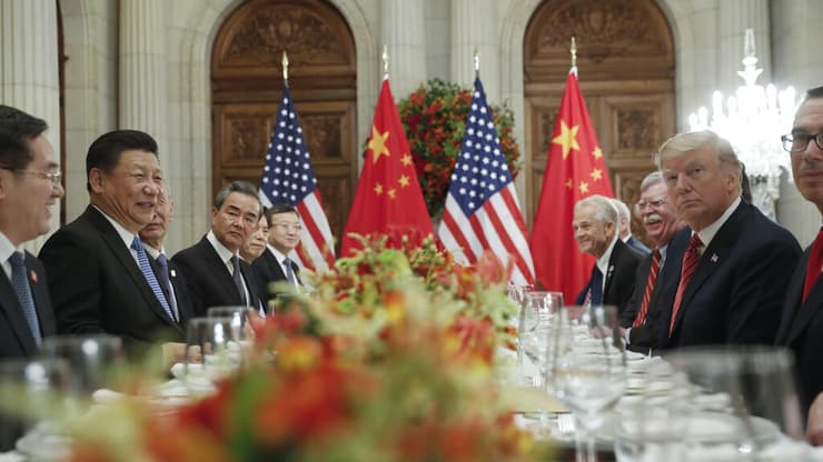 דונלד טראמפ ושי ג'ינפינג. המאבק בין שתי המעצמות מתעצם עם חזרתו של טראמפ לבית הלבן. ארכיון (צילום: AP) דונלד טראמפ ושי ג'ינפינג בוועידת ה-G20