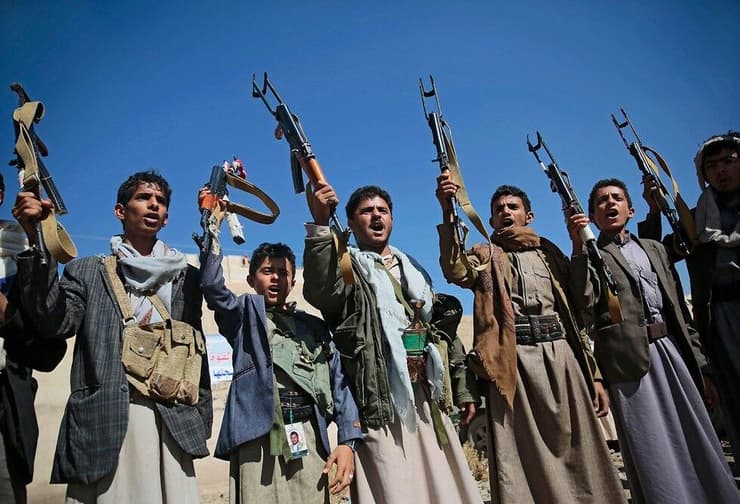 שבטים שנמאנים למורדים החות'ים הפגנת תמיכה בשיחות השלום תימן