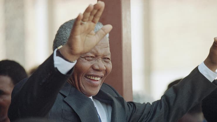 נלסון מנדלה (צילום: AP) אנשים