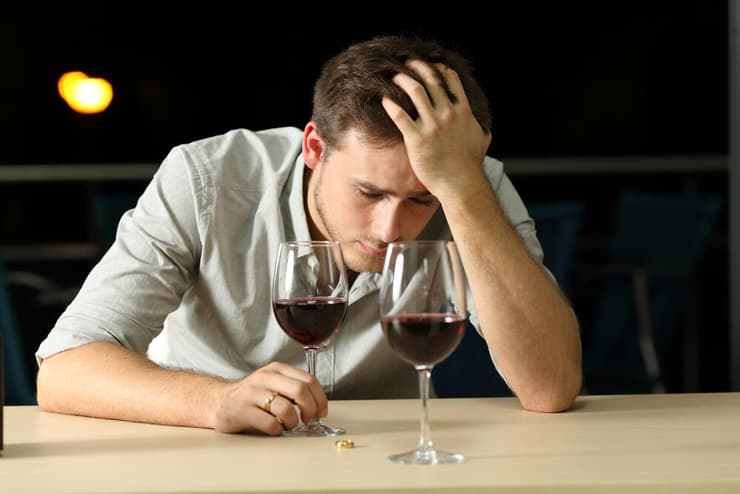 אילוסטרציה של גבר בחרדה