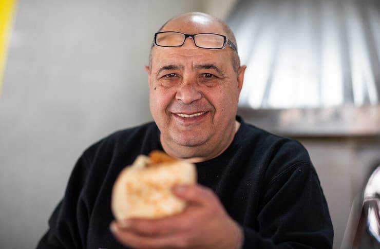 התגעגע לפלאפל. שלמה עמר (צילום: טל שחר) שלמה עמר מפלאפל עמר