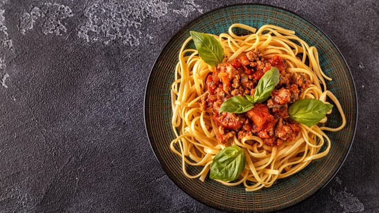 אכלה סוף-סוף את המנה האהובה. "רומי חזרה עם אותה המהות של רומי" (צילום: shutterstock) ספגטי בולונז