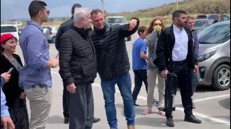 מאבטחיו של ראש הממשלה בנימין נתניהו עם נשק חדש נגד רחפנים