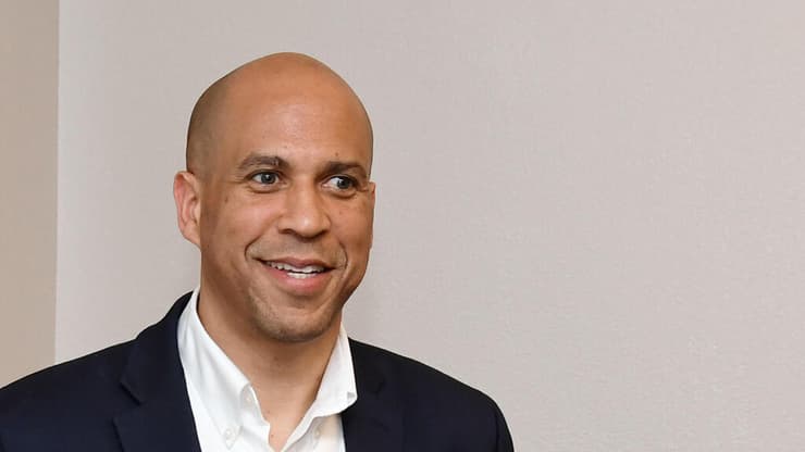 הסנאטור בוקר. החשש: רחפנים יגרמו להתרסקות מטוסים 