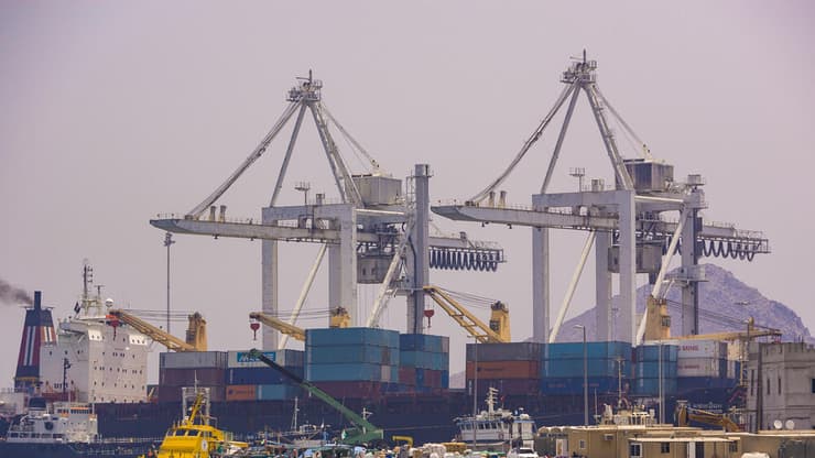  נמל פוג'יירה לפני שנפגע