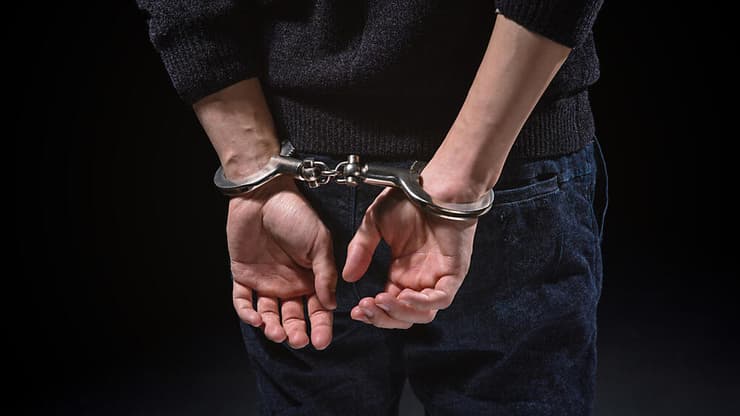 אילוס אזיקים