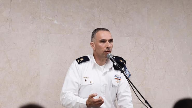 שרביט (צילום: דובר צה"ל) מפקד חיל הים האלוף אלי שרביט בטקס הענת תעודות הוקרה בזרוע הים על שורת מבצעים חשאיים