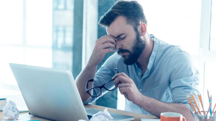 אילוסטרציה (צילום: shutterstock) שחיקה בעבודה לחץ עבודה סטרס