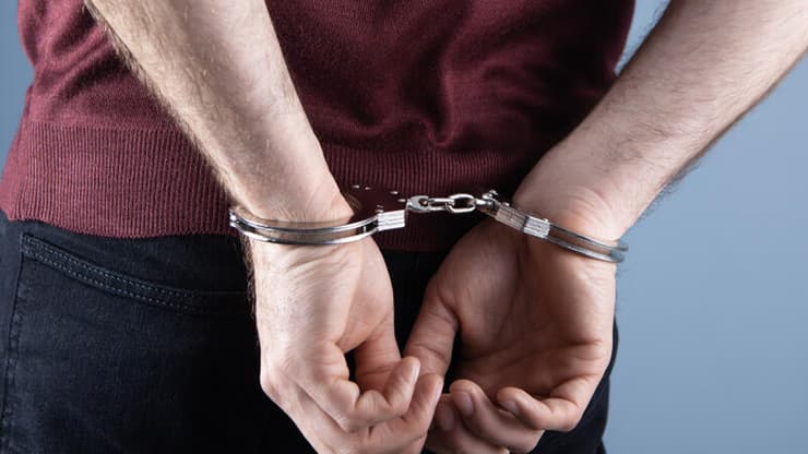 אילוסטרציה אזיקים אזוק עצור מעצר