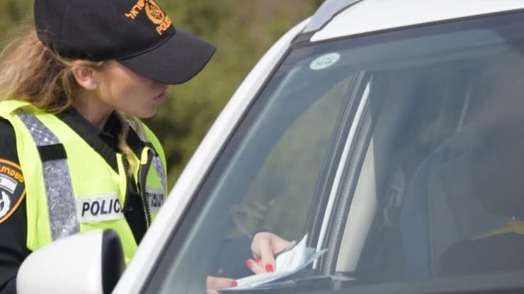 ניידת אגף התנועה (צילום: דוברות המשטרה ) ניידת אגף התנועה