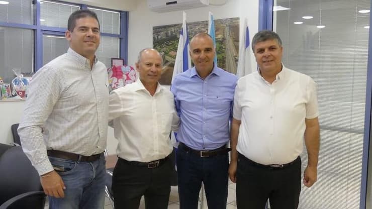ארז כלפון עם אבי אלקבץ, סובחי מוחמד וניקולס לב