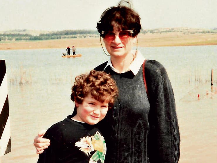 עמירם הוכברג רצח את בת זוגו ואמה וחטף את ילדם