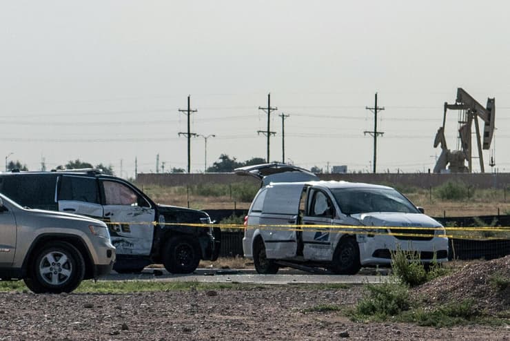 כוחות משטרה בעיר אודסה שבטקסס, משם הגיע המתחזה (צילום: AFP) ירי זירת זירה הירי ב אודסה טקסס ארה"ב