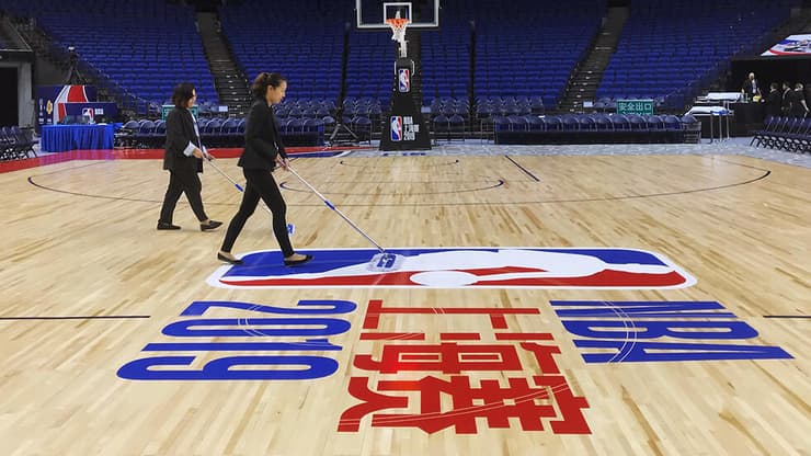 סין הכנות ל משחק NBA לוס אנג'לס לייקרס ברוקלין נטס