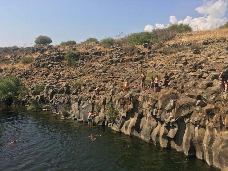 בריכת משושי זוויתן בשמורת יער יהודיה (צילום: גלעד כרמלי) נחל זוויתן