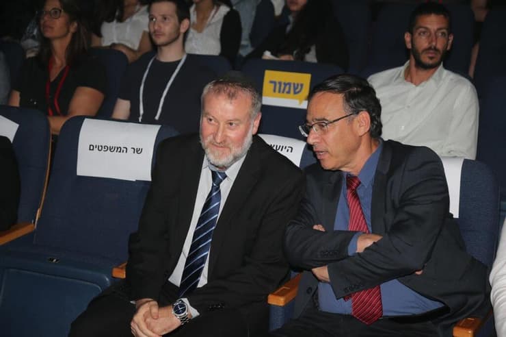 ארכיון אביחי מנדלבליט שי ניצן