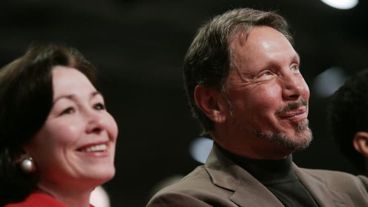 צפרא כץ ולארי אליסון (צילום: AP) צפרא כץ מנכ"לית אורקל ולארי אליסון ממייסדי החברה