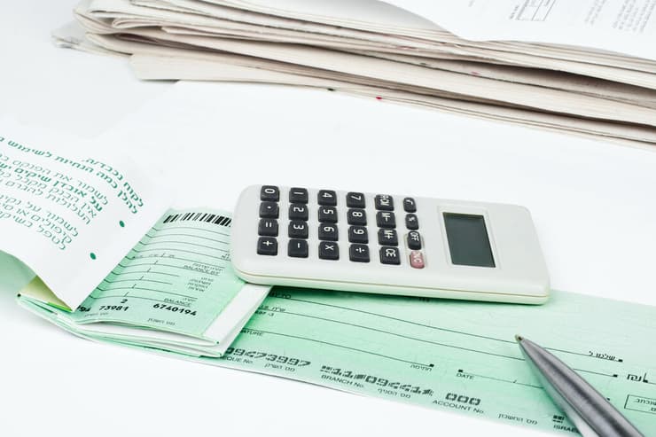 מחשבון ופנקס צ'קים