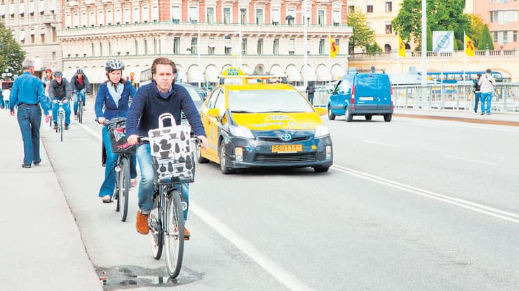 רוכבי אופניים בשטוקהולם, שוודיה