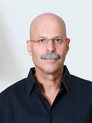 תמונה של ירון בלום